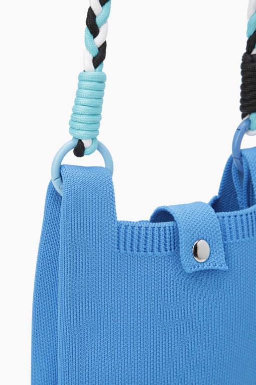 https://img.benettonmall.com/PARTS/KB/25F/BCBG16541BL_MB_D4.jpg