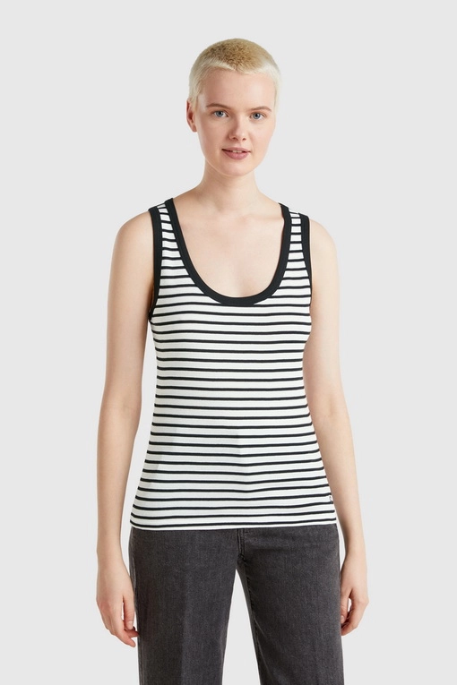 https://img.benettonmall.com/PARTS/KB/25S/30YSDH010701_MB.jpg