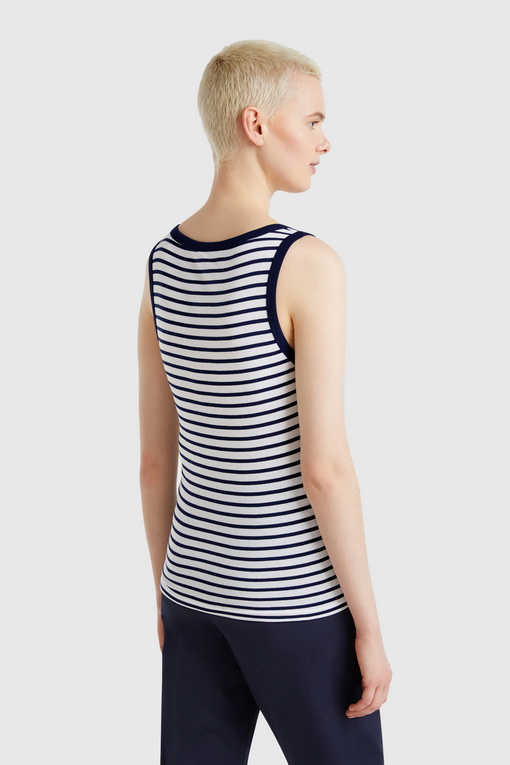 https://img.benettonmall.com/PARTS/KB/25S/30YSDH010902_MB_D1.jpg