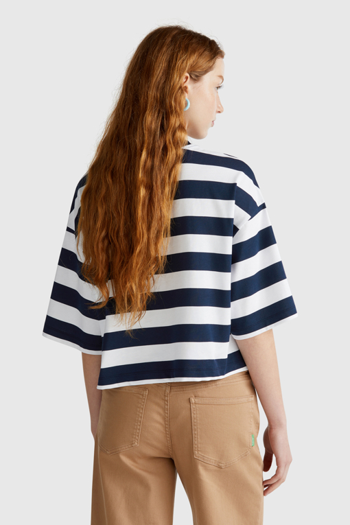 https://img.benettonmall.com/PARTS/KB/25S/32JPD10A577U_MB_D1.jpg