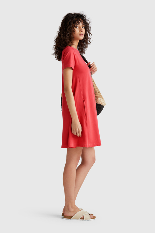 https://img.benettonmall.com/PARTS/KB/25S/3Z1RDV01E136_MB_D2.jpg