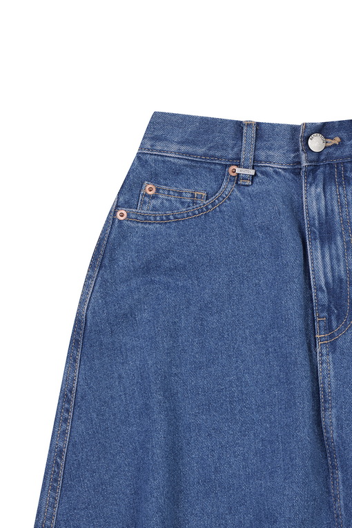 https://img.benettonmall.com/PARTS/KB/25S/43C8D004K902_MB_D2.jpg
