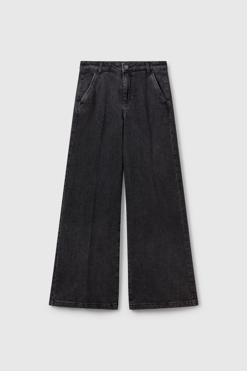 https://img.benettonmall.com/PARTS/KB/25S/4TUT574X5701_MB_D3.jpg