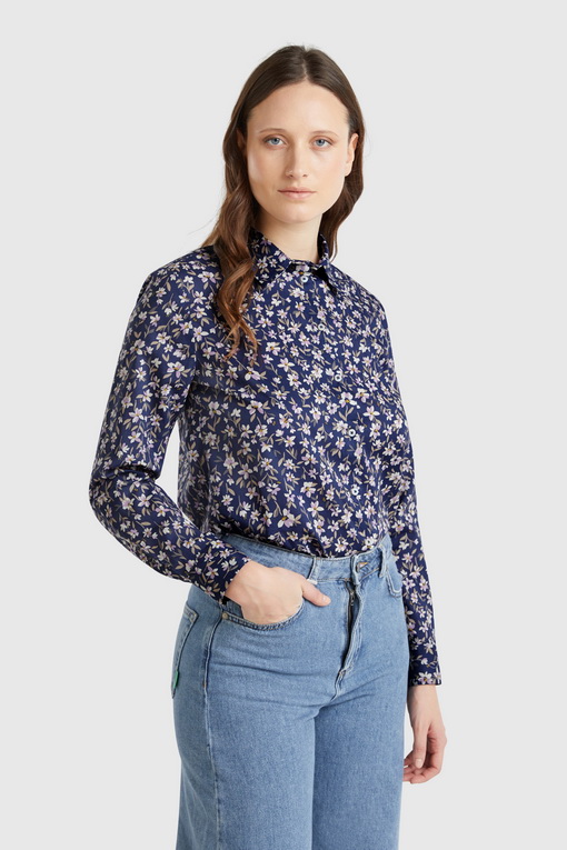 https://img.benettonmall.com/PARTS/KB/25S/5Q6SDQ0AY65V_MB_D2.jpg