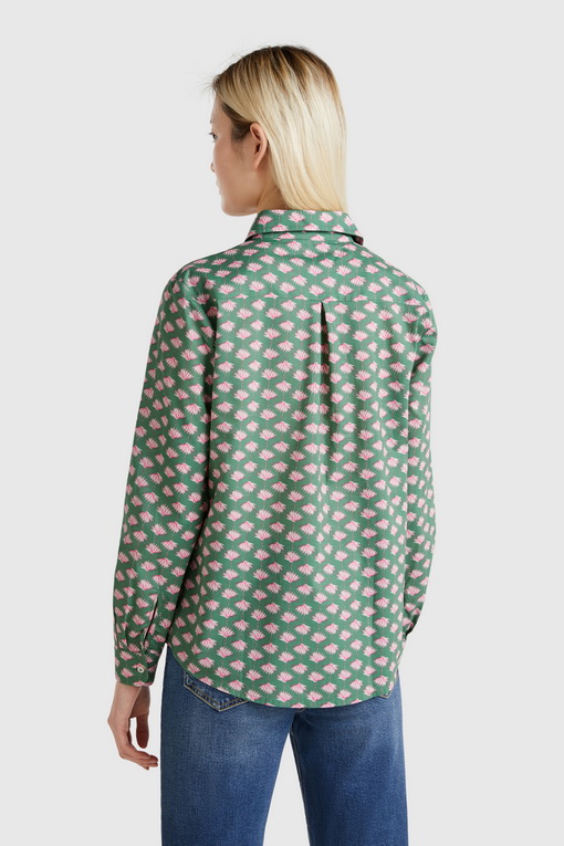 https://img.benettonmall.com/PARTS/KB/25S/5Q6SDQ0AY66C_MB_D1.jpg