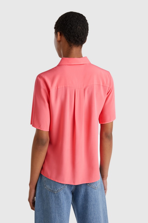 https://img.benettonmall.com/PARTS/KB/25S/5WPWDQ0B10U0_MB_D1.jpg