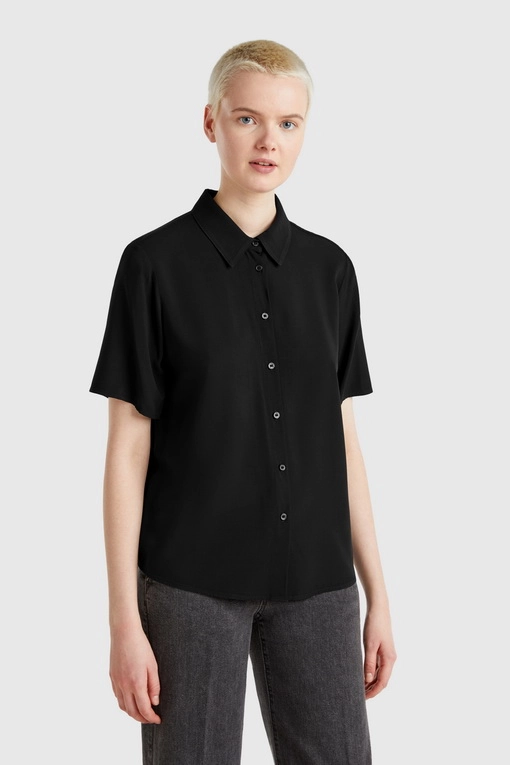 https://img.benettonmall.com/PARTS/KB/25S/5WPWDQ0B1100_MB.jpg
