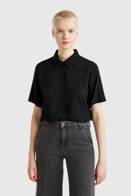https://img.benettonmall.com/PARTS/KB/25S/5WPWDQ0B1100_MB_D2.jpg