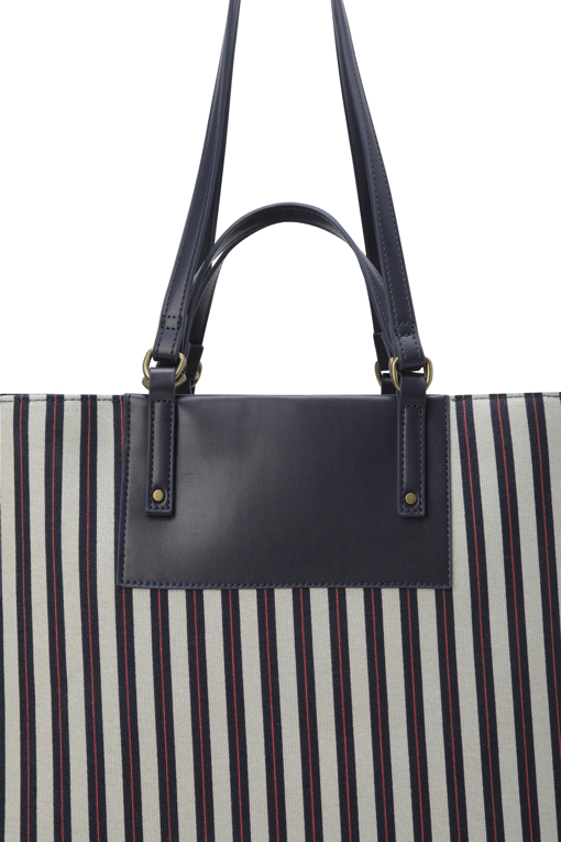 https://img.benettonmall.com/PARTS/KB/25S/66GRDY07W016_MB_D3.jpg