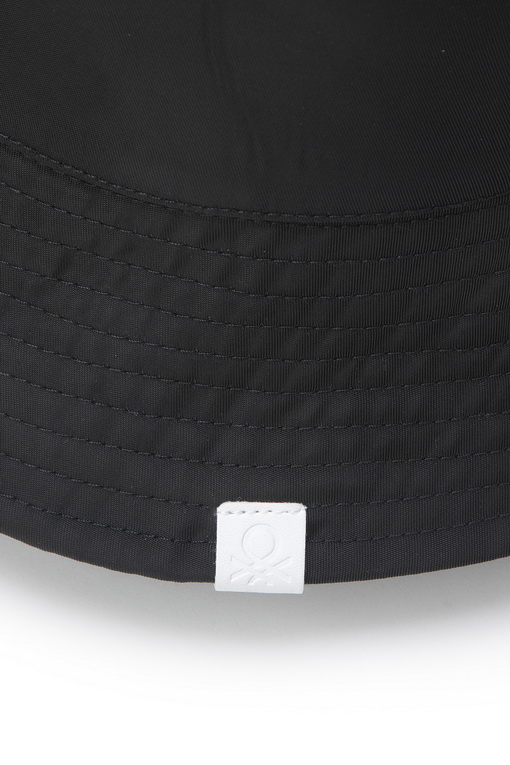 https://img.benettonmall.com/PARTS/KB/25S/6K2VDA013100_MB_D3.jpg