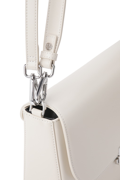 https://img.benettonmall.com/PARTS/KB/25S/6QTUDY073152_MB_D4.jpg