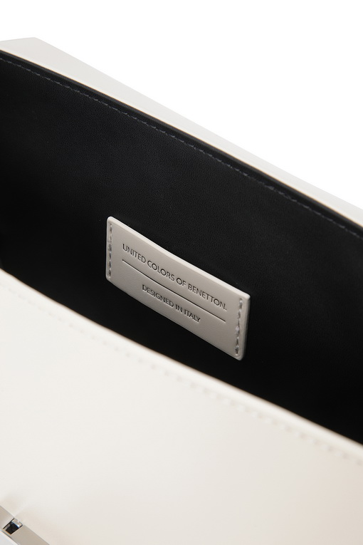 https://img.benettonmall.com/PARTS/KB/25S/6QTUDY073152_MB_D5.jpg