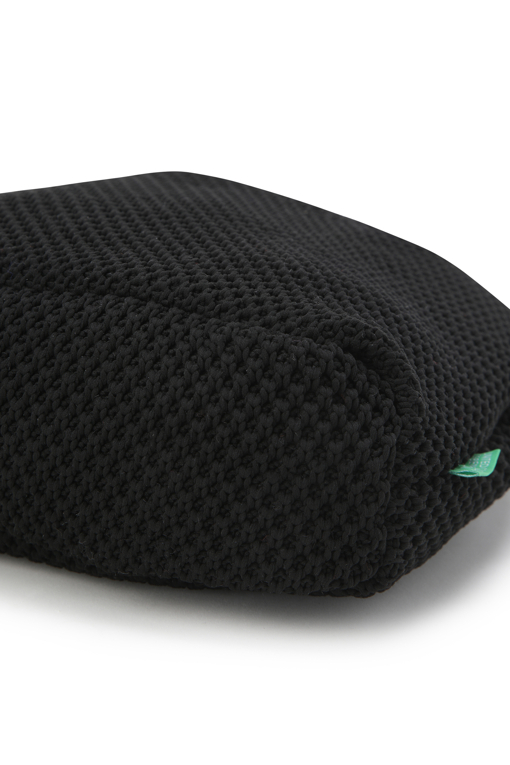 https://img.benettonmall.com/PARTS/KB/25S/6VQFDY07V100_MB_D4.jpg