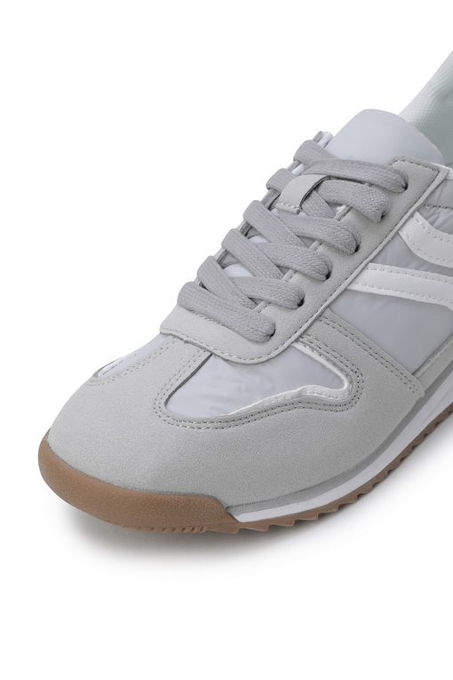 https://img.benettonmall.com/PARTS/KB/25S/87N9DD03L10Y_MB_D2.jpg