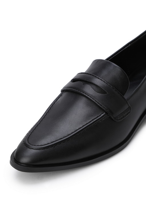 https://img.benettonmall.com/PARTS/KB/25S/8NOGDD03H100_MB_D2.jpg
