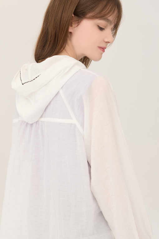 https://img.benettonmall.com/PARTS/KB/25S/BABL66531WH_MB_D4.jpg