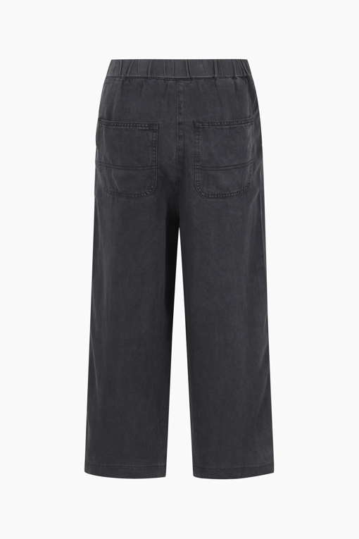 https://img.benettonmall.com/PARTS/KB/25S/BADP59531BK_MB_D1.jpg