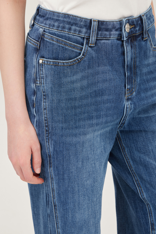 https://img.benettonmall.com/PARTS/KB/25S/BADP60531IN_MB_D3.jpg