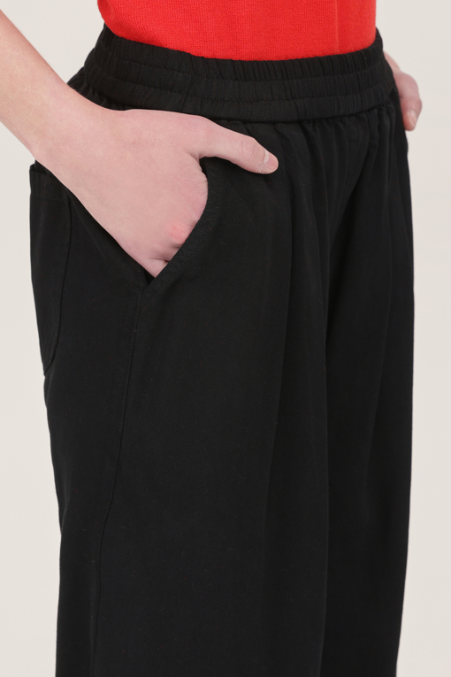 https://img.benettonmall.com/PARTS/KB/25S/BADP63531BK_MB_D3.jpg
