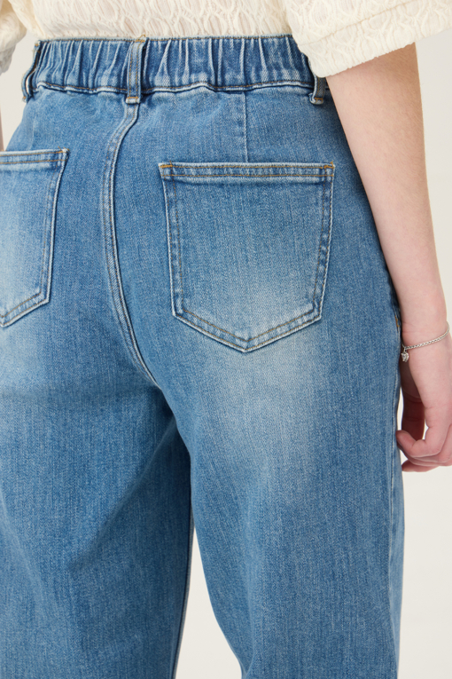 https://img.benettonmall.com/PARTS/KB/25S/BADP70531IN_MB_D4.jpg