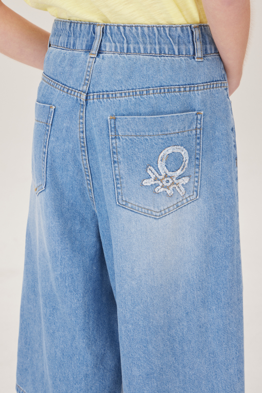 https://img.benettonmall.com/PARTS/KB/25S/BADP72531IN_MB_D4.jpg