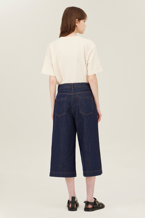 https://img.benettonmall.com/PARTS/KB/25S/BADP95531NY_MB_D1.jpg