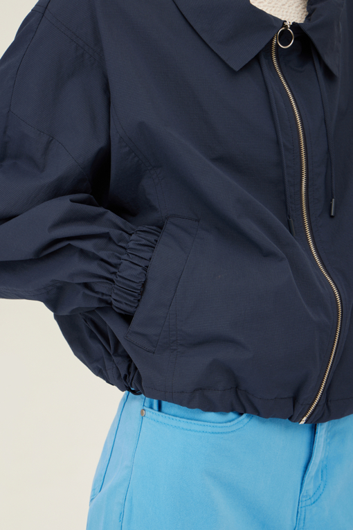 https://img.benettonmall.com/PARTS/KB/25S/BAJP67531NY_MB_D3.jpg