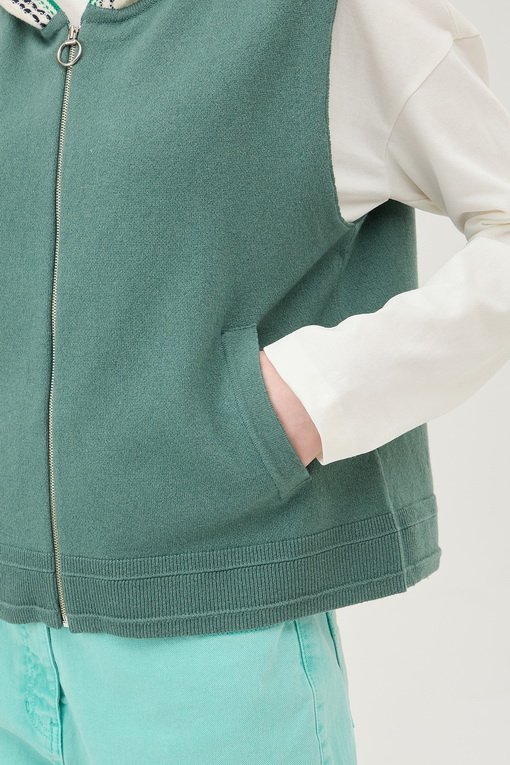 https://img.benettonmall.com/PARTS/KB/25S/BAKV05511GN_MB_D4.jpg