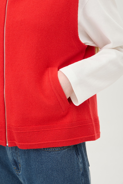 https://img.benettonmall.com/PARTS/KB/25S/BAKV05511RD_MB_D4.jpg