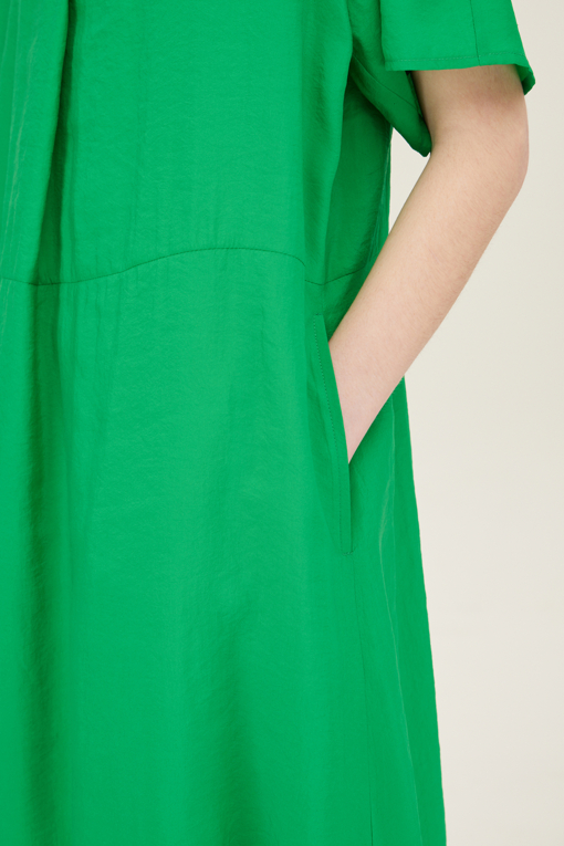 https://img.benettonmall.com/PARTS/KB/25S/BAOP58531GN_MB_D3.jpg