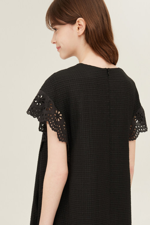 https://img.benettonmall.com/PARTS/KB/25S/BAOP60531BK_MB_D4.jpg