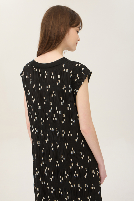 https://img.benettonmall.com/PARTS/KB/25S/BAOP61531BK_MB_D3.jpg