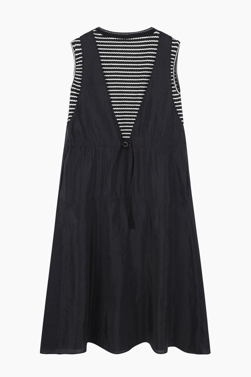 https://img.benettonmall.com/PARTS/KB/25S/BAOP65531BK_MB_D1.jpg