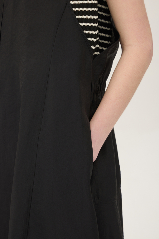 https://img.benettonmall.com/PARTS/KB/25S/BAOP65531BK_MB_D4.jpg
