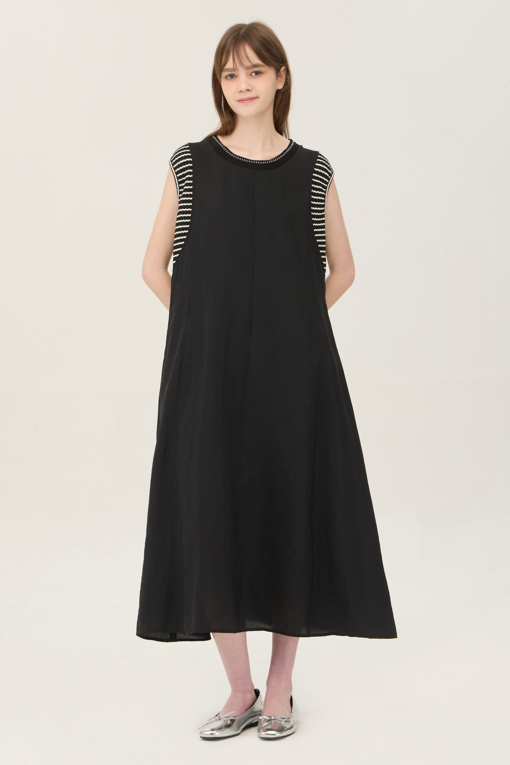 https://img.benettonmall.com/PARTS/KB/25S/BAOP65531BK_MB_D5.jpg