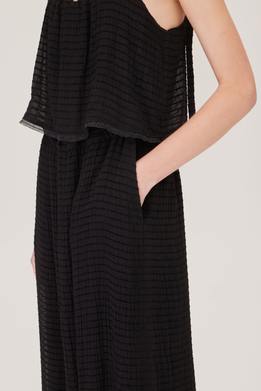 https://img.benettonmall.com/PARTS/KB/25S/BAOP70531BK_MB_D4.jpg