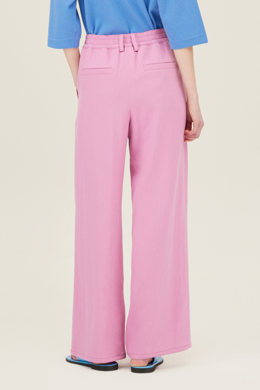 https://img.benettonmall.com/PARTS/KB/25S/BAPT51531PK_MB_D1.jpg