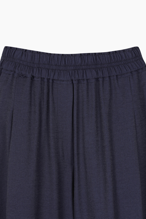 https://img.benettonmall.com/PARTS/KB/25S/BAPT52531DN_MB_D12.jpg