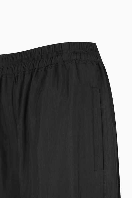 https://img.benettonmall.com/PARTS/KB/25S/BAPT53531BK_MB_D12.jpg