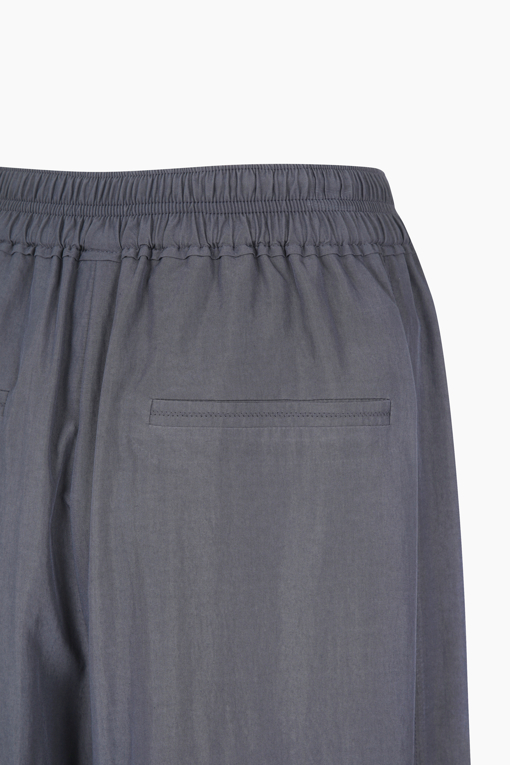 https://img.benettonmall.com/PARTS/KB/25S/BAPT53531DG_MB_D13.jpg