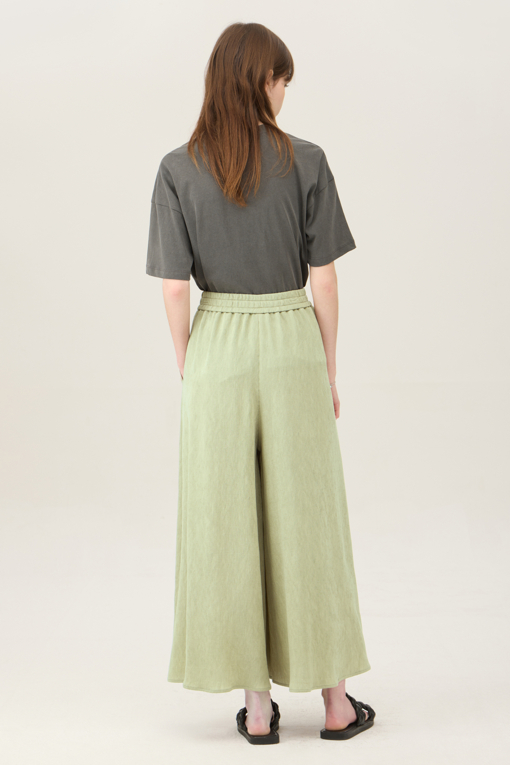 https://img.benettonmall.com/PARTS/KB/25S/BAPT55531KA_MB_D1.jpg