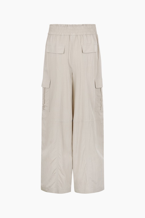 https://img.benettonmall.com/PARTS/KB/25S/BAPT56531BG_MB_D11.jpg