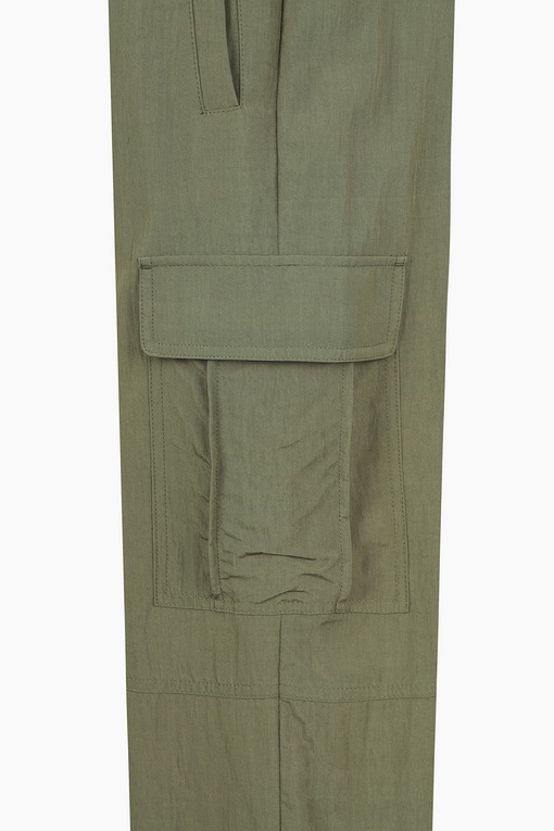 https://img.benettonmall.com/PARTS/KB/25S/BAPT56531KA_MB_D3.jpg