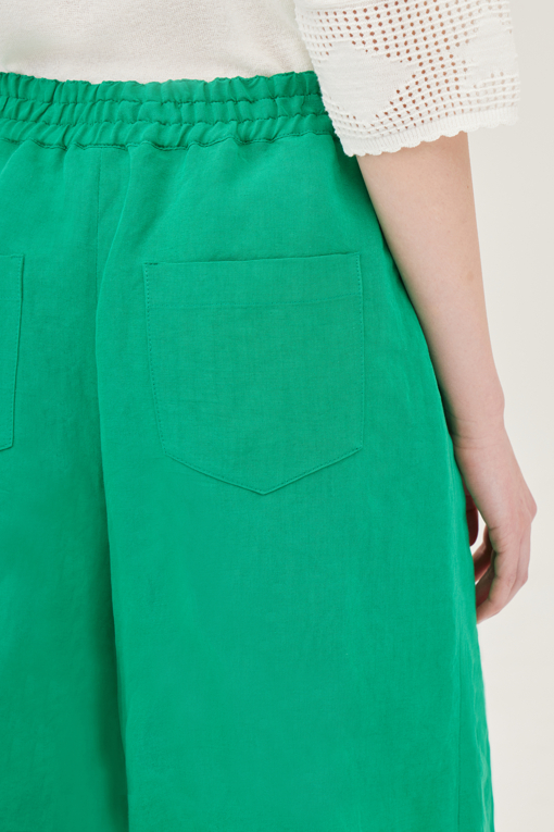 https://img.benettonmall.com/PARTS/KB/25S/BAPT59531GN_MB_D4.jpg