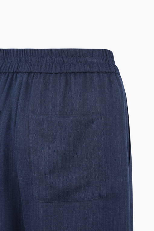 https://img.benettonmall.com/PARTS/KB/25S/BAPT60531NY_MB_D13.jpg