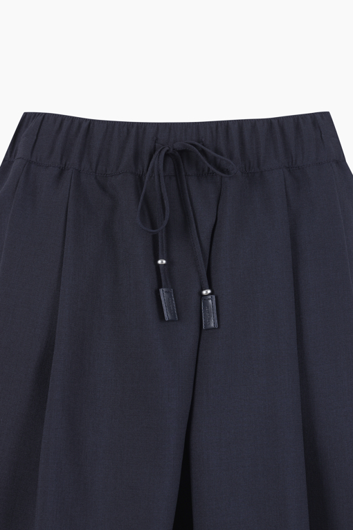 https://img.benettonmall.com/PARTS/KB/25S/BAPT62531NY_MB_D12.jpg