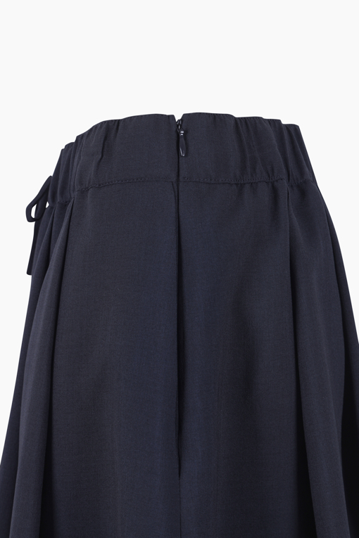https://img.benettonmall.com/PARTS/KB/25S/BAPT62531NY_MB_D13.jpg
