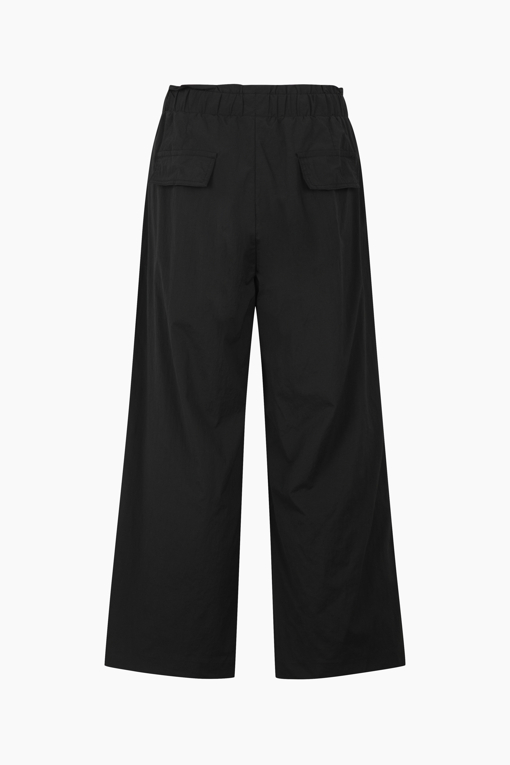 https://img.benettonmall.com/PARTS/KB/25S/BAPT95531BK_MB_D11.jpg