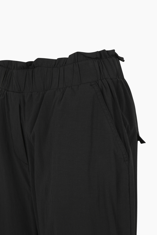 https://img.benettonmall.com/PARTS/KB/25S/BAPT95531BK_MB_D12.jpg