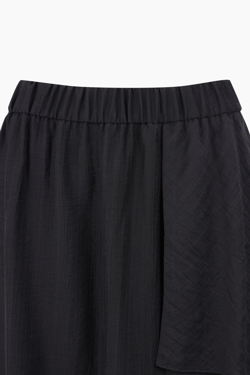 https://img.benettonmall.com/PARTS/KB/25S/BASK58531BK_MB_D12.jpg
